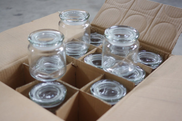 24 giare in vetro con tappo, h 140 mm