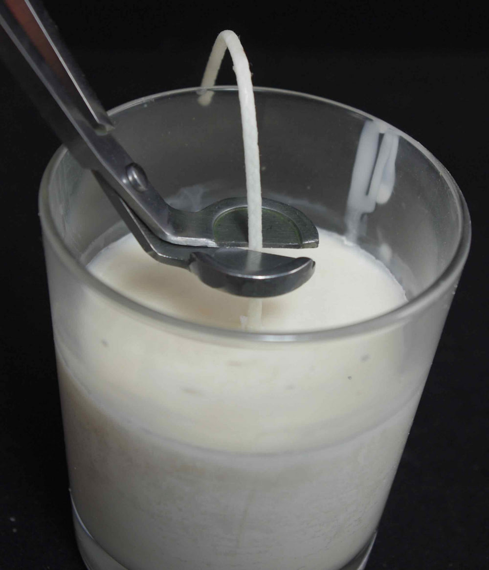 Forbici per recidere lo stoppino delle candele