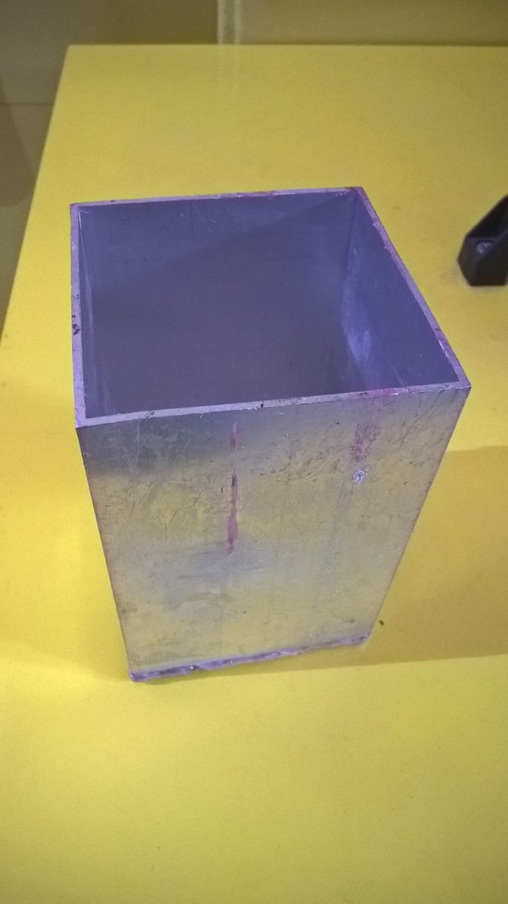 Stampi di alluminio quadrato  7 x 7 x H 18 cm