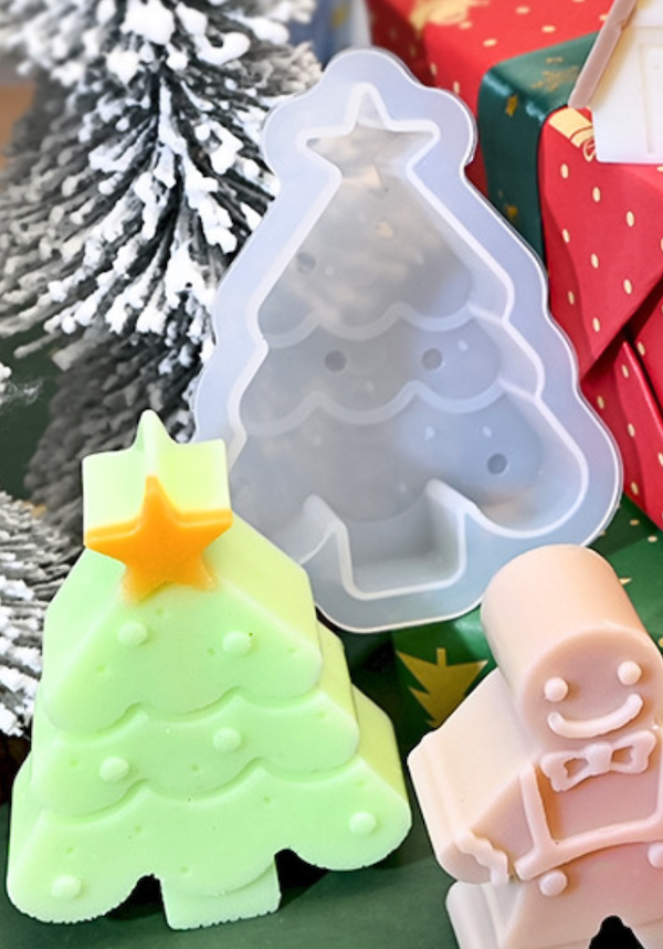 Stampo a forma albero di Natale con palline decorative