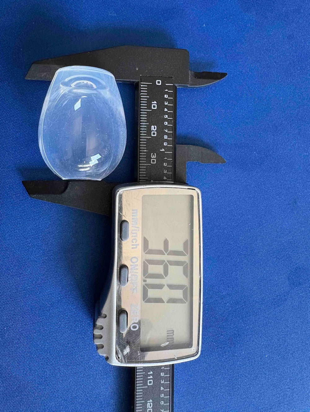 Stampo  a forma di mini uovo ( uovo di quaglia)